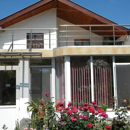Kashtata Na Hudoznika Art House Golden Sands