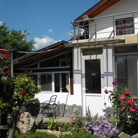 Kashtata Na Hudoznika Art House *